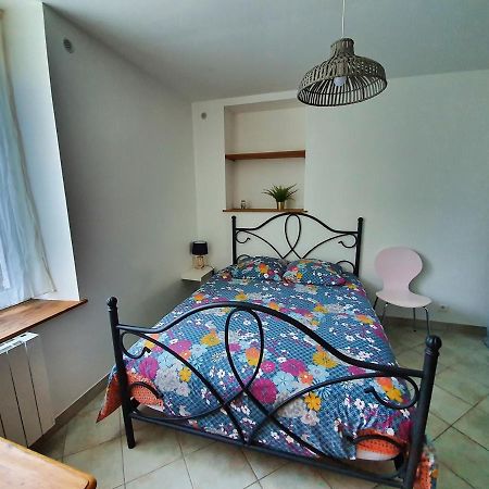 Idealement Situe, Spacieux Et Agreable, Parking Gratuit Et Classe 3 Etoiles ม็อนด์ ภายนอก รูปภาพ