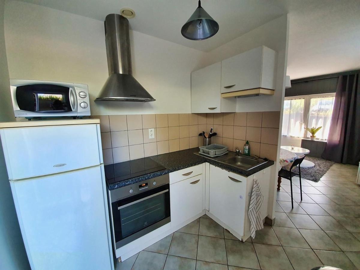 Idealement Situe, Spacieux Et Agreable, Parking Gratuit Et Classe 3 Etoiles ม็อนด์ ภายนอก รูปภาพ