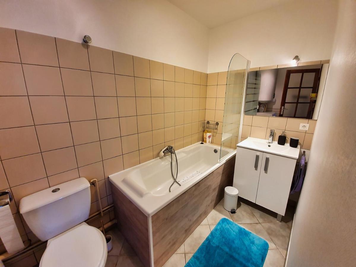 Idealement Situe, Spacieux Et Agreable, Parking Gratuit Et Classe 3 Etoiles ม็อนด์ ภายนอก รูปภาพ