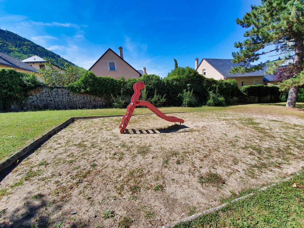 Idealement Situe, Spacieux Et Agreable, Parking Gratuit Et Classe 3 Etoiles ม็อนด์ ภายนอก รูปภาพ